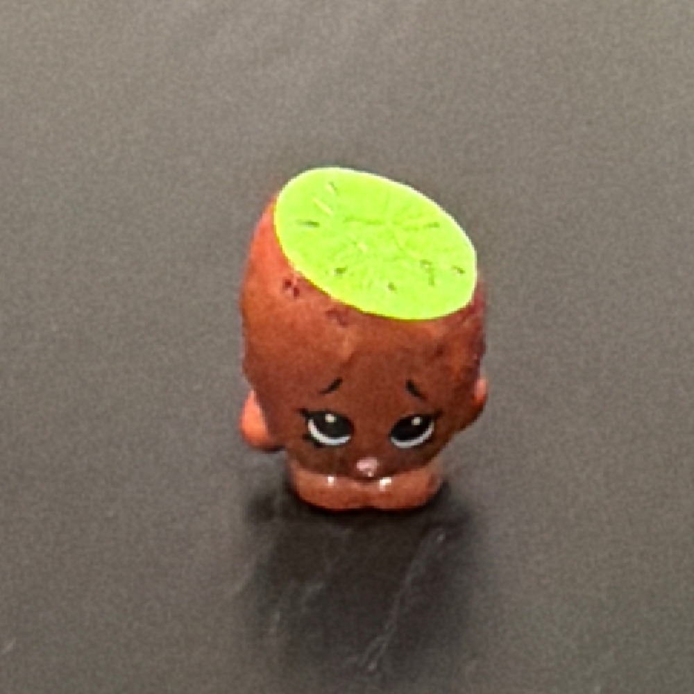 Shopkins Pee Wee Kiwi Season 3 Fruit & Veg Brown Green Figure